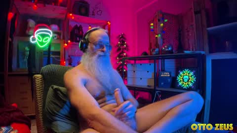 Snapshot of ottozeus chatting on 12-26-24, 07:45 Otto Zeus online show from 12-26-24, 07:45