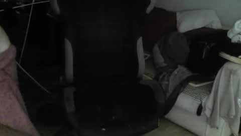 ouinnybis195625 online show from 10-10-25, 12:04