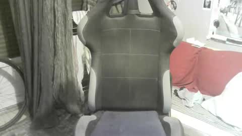 Snapshot of ouinnybis195625 chatting on 12-19-25, 08:49 ouinnybis195625 online show from 12-19-25, 08:49