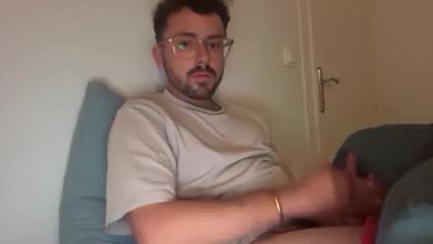 Snapshot of ovidius96 chatting on 10-17-25, 08:55 ovidius96 online show from 10-17-25, 08:55