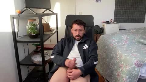 Snapshot of ovidius96 chatting on 11-17-25, 02:23 ovidius96 online show from 11-17-25, 02:23