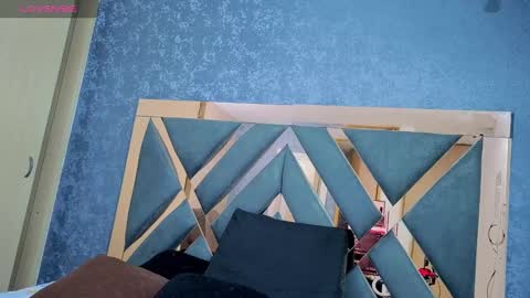 Snapshot of owen_desmond chatting on 10-20-25, 02:45 owen desmond online show from 10-20-25, 02:45