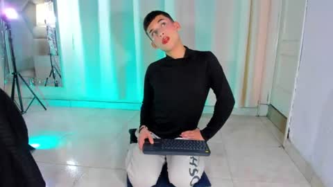 Snapshot of owen_stone1 chatting on 07-10-26, 12:26 owen_stone1 online show from 07-10-26, 12:26