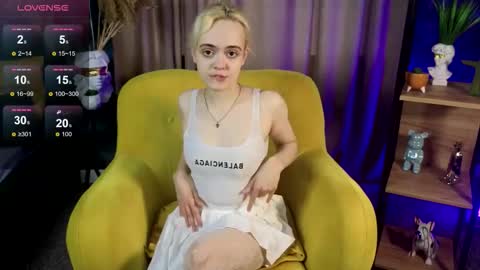 Snapshot of oxcy_live chatting on 03-25-26, 06:19 Oxcy online show from 03-25-26, 06:19