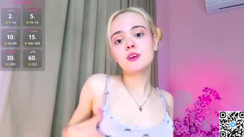 Snapshot of oxcy_live chatting on 04-12-26, 05:12 Oxcy online show from 04-12-26, 05:12