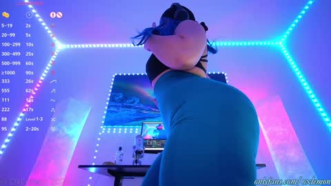 Snapshot of oxlemon chatting on 01-10-25, 02:04 oxlemon online show from 01-10-25, 02:04