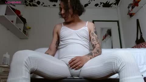 Snapshot of oxxy_jean chatting on 05-26-26, 02:57 Jeannifer online show from 05-26-26, 02:57