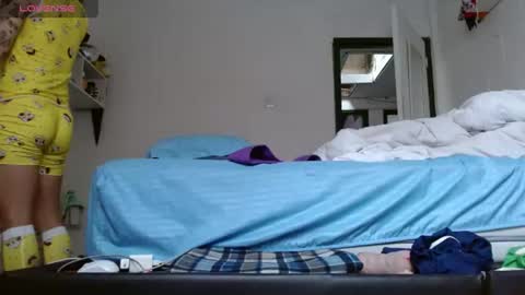 Snapshot of oxxy_jean chatting on 06-29-26, 01:11 Jeannifer online show from 06-29-26, 01:11