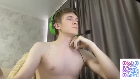 Snapshot of oydikey chatting on 02-15-25, 11:28 Oydin online show from 02-15-25, 11:28