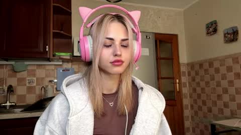 Eva online show from 05-09-26, 05:23