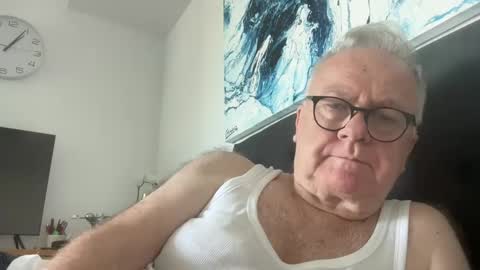 ozhairybearxxxx online show from 01-06-25, 02:04