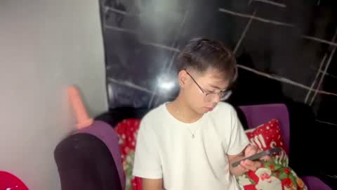 Snapshot of p1noytwink_gelo chatting on 08-08-26, 01:13 p1noytwink_gelo online show from 08-08-26, 01:13