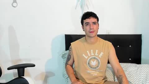 Snapshot of p_jhon chatting on 01-08-25, 01:42 P online show from 01-08-25, 01:42