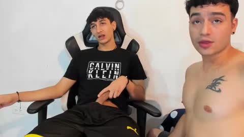 Snapshot of p_jhon chatting on 02-17-25, 05:10 P online show from 02-17-25, 05:10