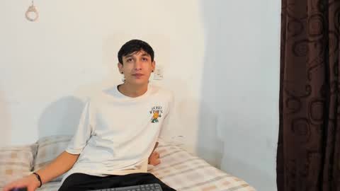 Snapshot of p_jhon chatting on 03-02-25, 04:17 P online show from 03-02-25, 04:17