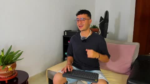 Snapshot of p_jhon chatting on 04-26-26, 10:40 P online show from 04-26-26, 10:40