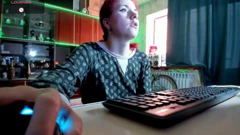 Ella online show from 02-09-25, 01:03