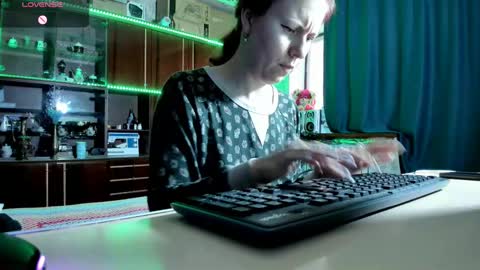 Ella online show from 03-11-25, 02:40