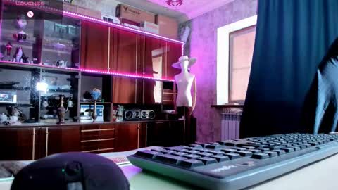 Ella online show from 09-11-25, 06:57