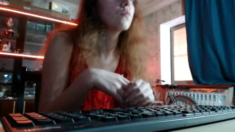 Ella online show from 05-16-26, 10:47