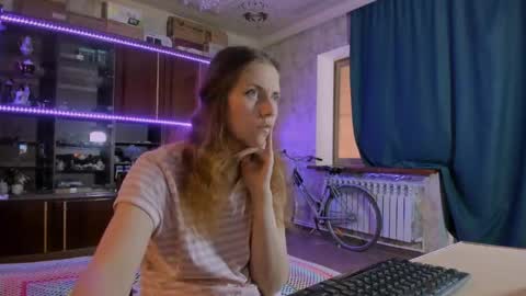 Snapshot of pa1e_pr1ncess chatting on 06-10-26, 07:40 Ella online show from 06-10-26, 07:40