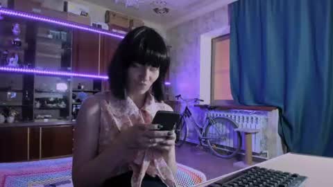 Snapshot of pa1e_pr1ncess chatting on 06-14-26, 07:54 Ella online show from 06-14-26, 07:54