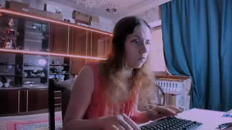 Snapshot of pa1e_pr1ncess chatting on 06-23-26, 06:00 Ella online show from 06-23-26, 06:00