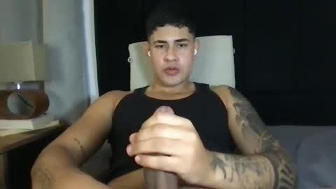 Snapshot of pablo_boston chatting on 01-09-25, 04:41 Javi online show from 01-09-25, 04:41