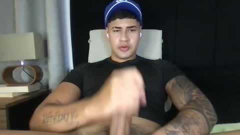 Snapshot of pablo_boston chatting on 01-25-25, 03:40 Javi online show from 01-25-25, 03:40