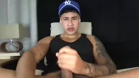 Snapshot of pablo_boston chatting on 01-28-25, 07:53 Javi online show from 01-28-25, 07:53