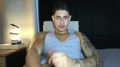 Snapshot of pablo_boston chatting on 09-21-25, 01:07 Javi online show from 09-21-25, 01:07