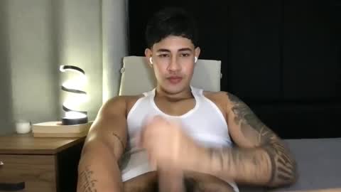 Snapshot of pablo_boston chatting on 09-23-25, 04:15 Javi online show from 09-23-25, 04:15