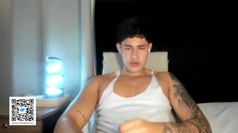 Snapshot of pablo_boston chatting on 10-22-25, 05:52 Javi online show from 10-22-25, 05:52