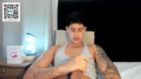 Snapshot of pablo_boston chatting on 10-24-25, 03:25 Javi online show from 10-24-25, 03:25