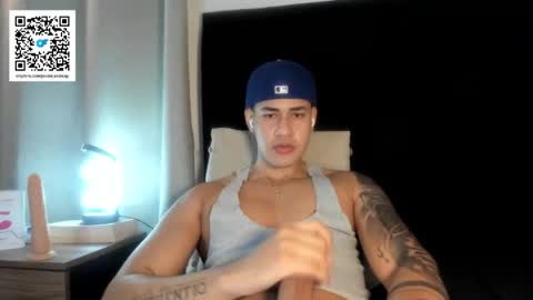 Snapshot of pablo_boston chatting on 11-15-25, 06:33 Javi online show from 11-15-25, 06:33