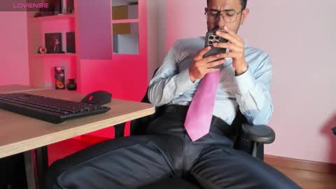 Snapshot of pablo_rincon95 chatting on 11-18-25, 08:57 pablo rincon95 online show from 11-18-25, 08:57