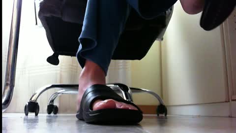 Snapshot of pablomenesssl chatting on 03-07-25, 12:12 Pablo Meness online show from 03-07-25, 12:12