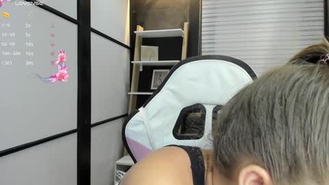 Paige online show from 01-21-25, 11:02