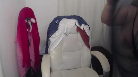 Snapshot of paiperhalliwey chatting on 01-11-25, 12:01 paiperhalliwey online show from 01-11-25, 12:01