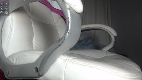 Snapshot of paiperhalliwey chatting on 02-16-25, 04:20 paiperhalliwey online show from 02-16-25, 04:20