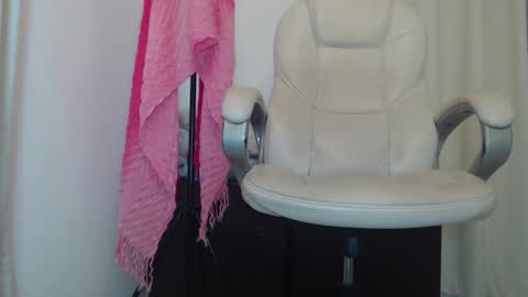 Snapshot of paiperhalliwey chatting on 02-26-25, 06:54 paiperhalliwey online show from 02-26-25, 06:54