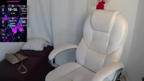 Snapshot of paiperhalliwey chatting on 11-26-25, 06:31 paiperhalliwey online show from 11-26-25, 06:31