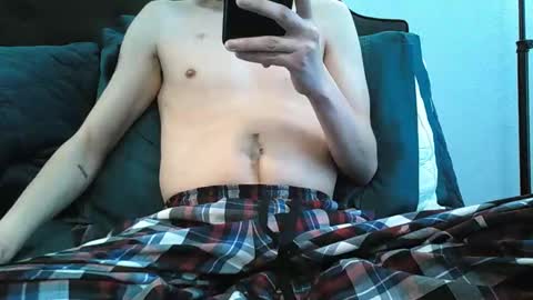 Snapshot of pale_atom chatting on 01-02-25, 08:02 Atom online show from 01-02-25, 08:02