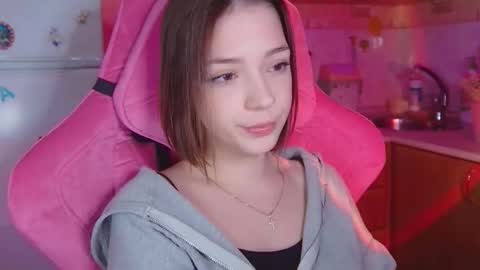 Snapshot of pambeeslyy chatting on 05-01-26, 06:12 Pam online show from 05-01-26, 06:12