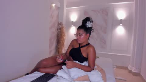 Snapshot of pamela_78_ chatting on 10-29-25, 07:15 pamela online show from 10-29-25, 07:15