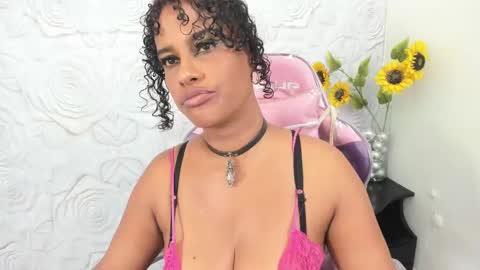 Snapshot of pamela_guzmaan_ chatting on 12-13-24, 08:15 PAMELA online show from 12-13-24, 08:15