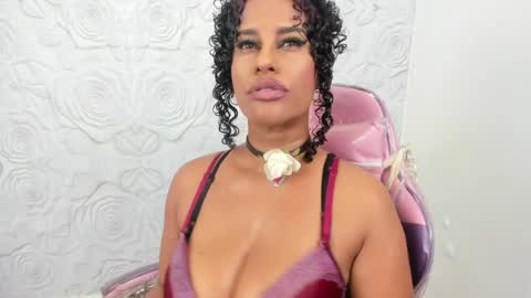 Snapshot of pamela_guzmaan_ chatting on 01-27-25, 05:15 PAMELA online show from 01-27-25, 05:15