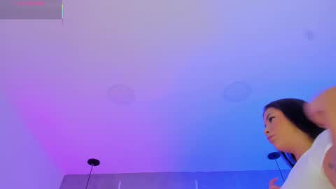 Snapshot of pamela_vega chatting on 09-09-25, 11:32 Manuela online show from 09-09-25, 11:32