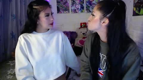 Snapshot of pamelaa_reyess chatting on 11-15-25, 08:22 Pamela Reyess online show from 11-15-25, 08:22