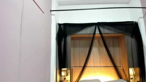 Snapshot of pamelaascott chatting on 06-18-26, 04:02 P A M online show from 06-18-26, 04:02